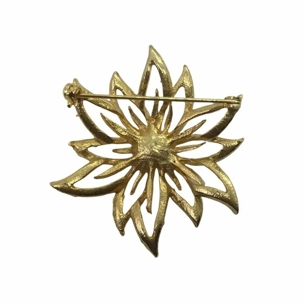 Retro Flower Brooch Pin Vintage Women's Gold Tone Floral Lightweight Faux Pearl